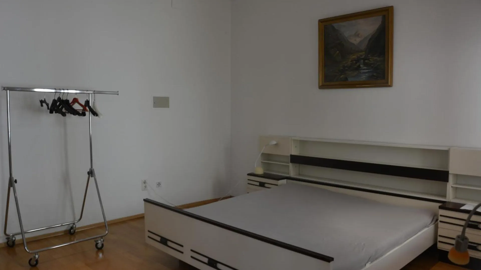 Apartment Mit Einem Schlafzimmer contacts